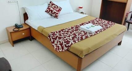 Hotel Sun Palace Room Type - Non A/c Room-(unmarried/unrelated couples not allowed)