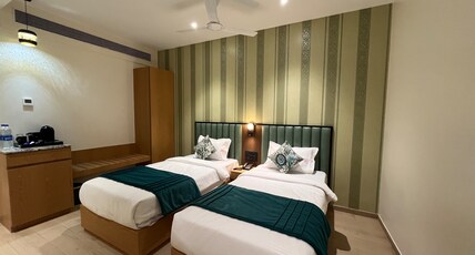 ESQUIRE HOTEL NEAR Bandra Kurla Complex Room Type - Deluxe Twin Room