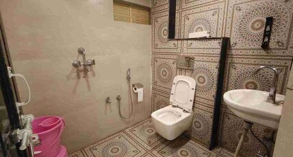 Shreejee Inn P.G. Room Type - Double Bedroom