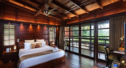 MALIEKAL HERITANCE CHERAI Room Type - Wooden Lake View Cottage with Jacuzzi