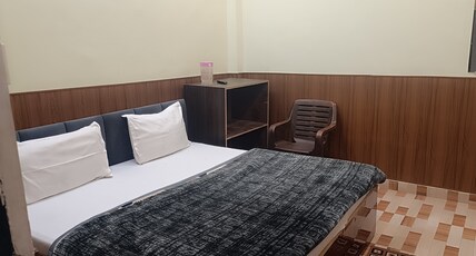Kasturi Palace Room Type - Devotees economy double bed room