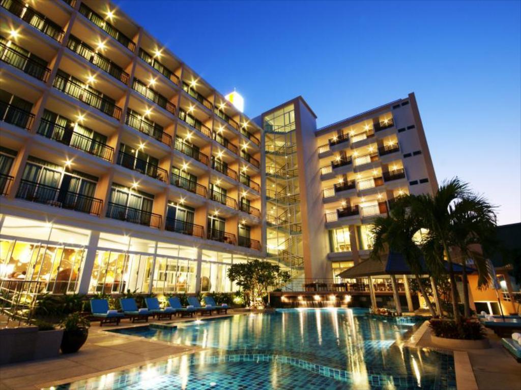 Hotel J Pattaya - Tap to explore photos
