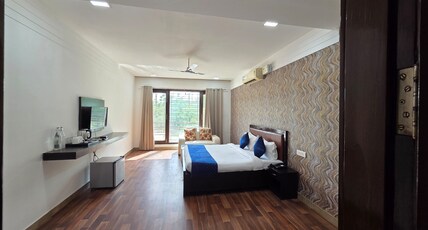 Posh Classic -Sector 45 Millennium city center Gurgaon Room Type - Suite Room with Private Balcony and Bathtub