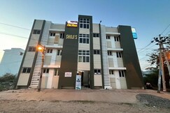 Aishwaryam Hotels & service Apartment