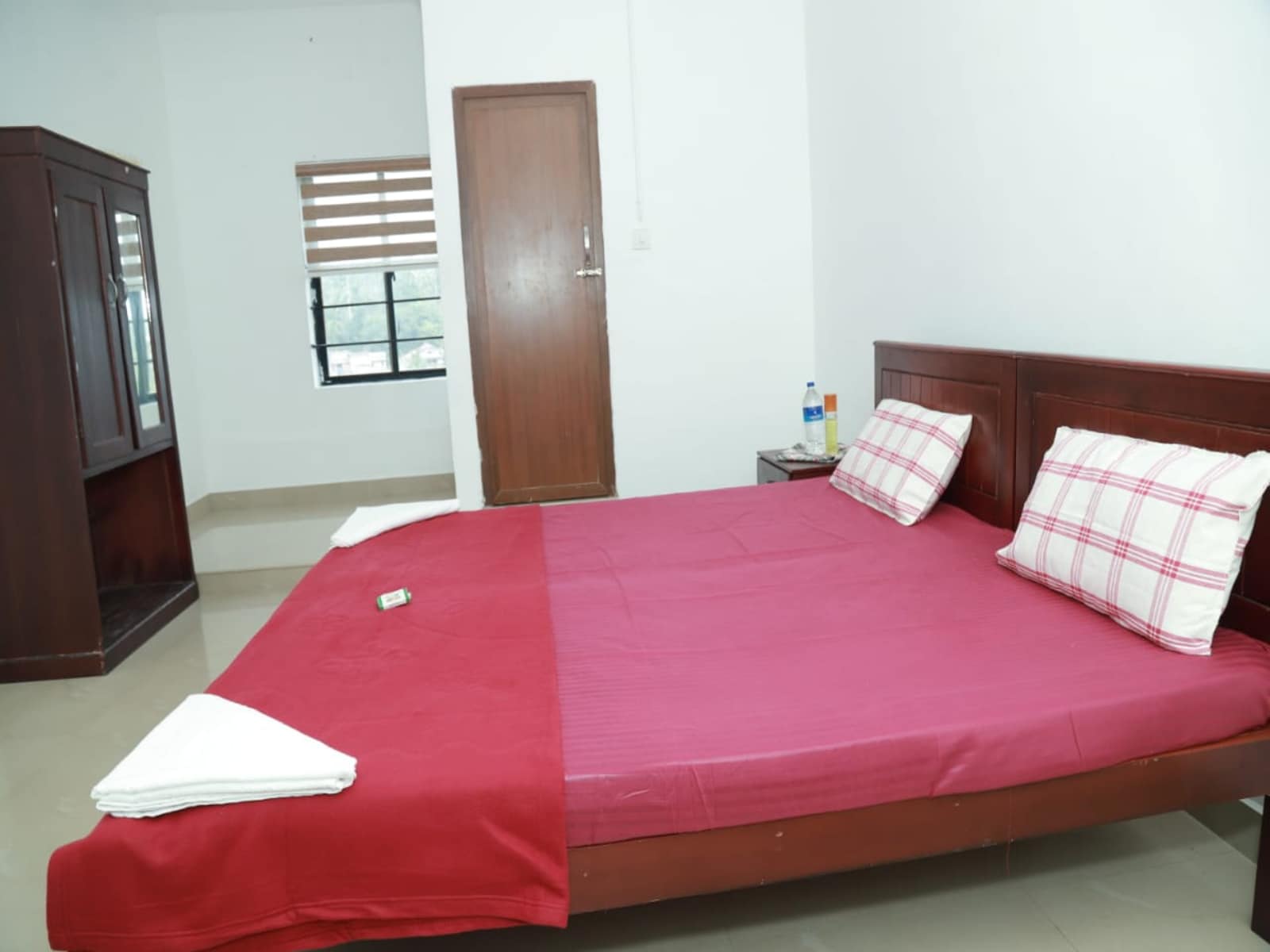 Royal Park Residency - Tap to explore photos