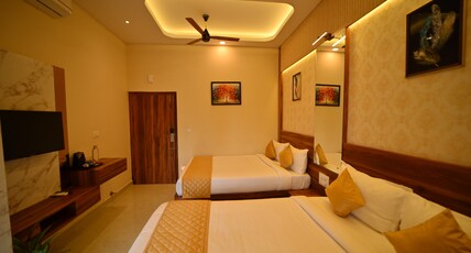 Colors Stay Chikmagalur Room Type - Executive Family Room With Balcony