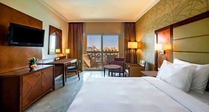 Crowne Plaza JORDAN - DEAD SEA RESORT & SPA Room Type - 1 King Bed Standard Pool View