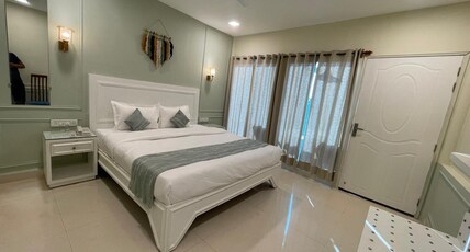Hotel Solmere Room Type - Super Deluxe Room