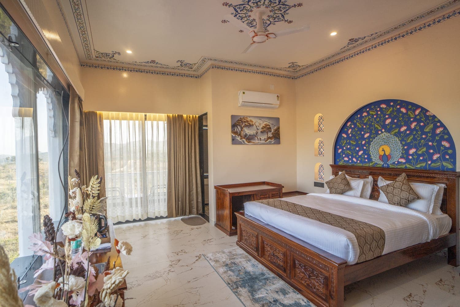THE MARUWAS - A Luxury Retreat - Tap to explore photos