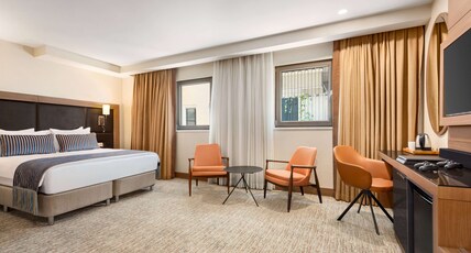 TRYP By Wyndham Istanbul Sisli Hotel Room Type - 1 King Bed, Media Experience, Non-Smoking