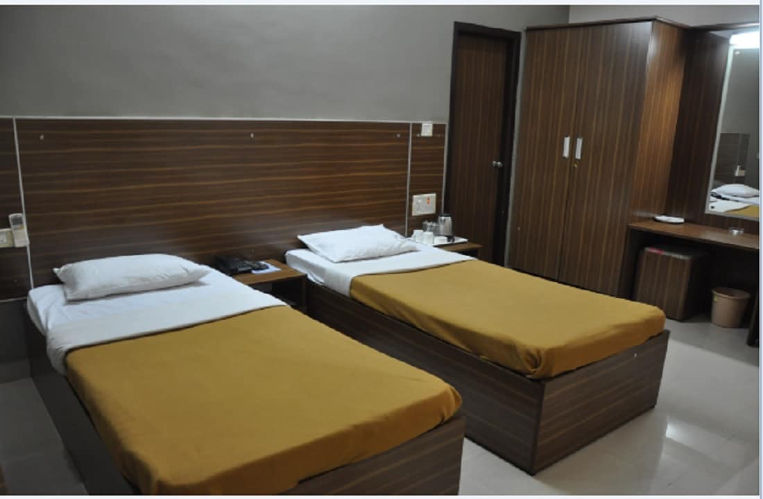 HOTEL SREE VIJAYALAKSHMI - (Previously Hotel Dolphin Inn) - Tap to explore photos