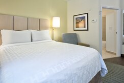 Candlewood Suites Dfw South Hotel (Pet-friendly)