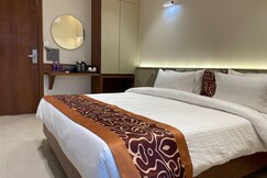 Address of Hotel Vishwaraj Residency