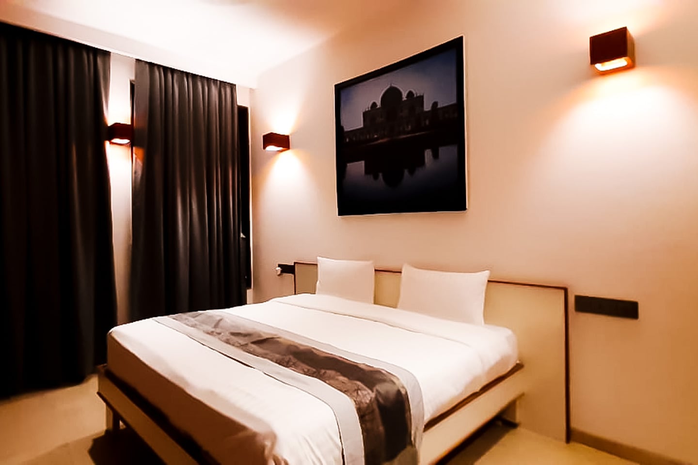 Hotel Mayur Express - Tap to explore photos