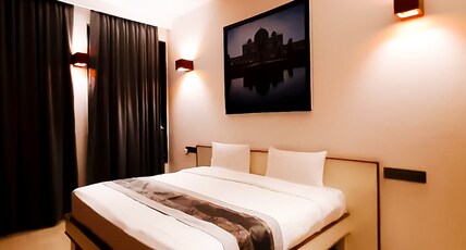 Hotel Mayur Express Room Type - Deluxe Room
