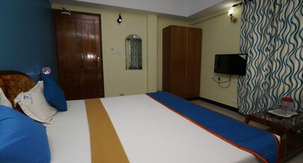 Hotel Melody Park Room Type - Standard Double bed AC