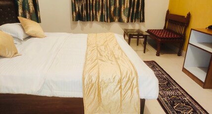 Honeydews Retreat Room Type - DELUXE AC ROOM Honeydews Retreat Room Type - DELUXE AC ROOM