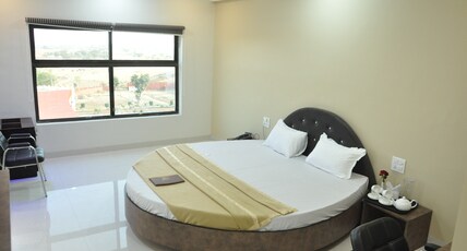 Shriji Resorts Room Type - shriji Super Suite