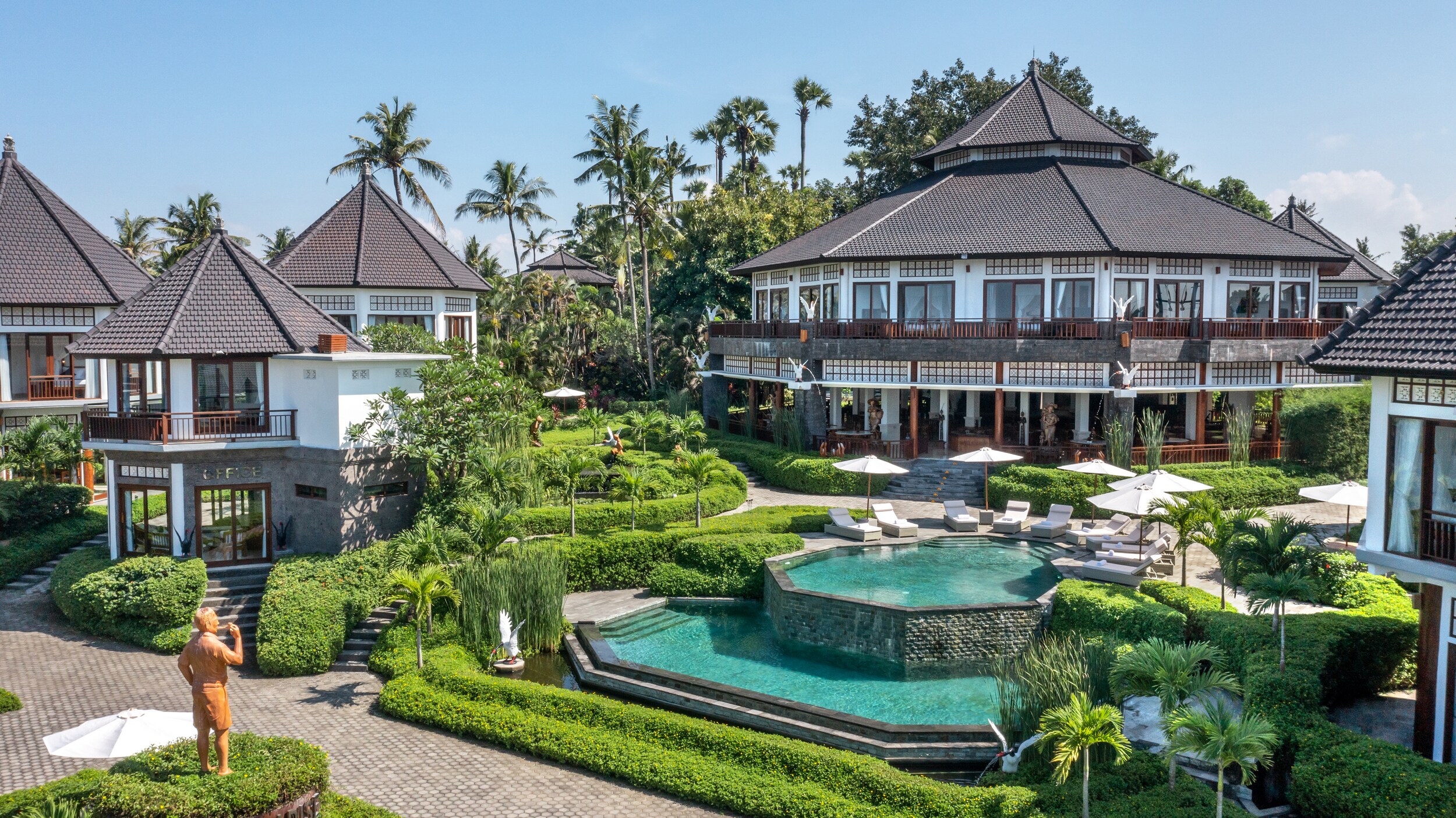 Swan Paradise A Pramana Experience - Tap to explore photos