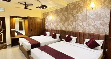 HOTEL BOSS PALACE Room Type - Boss Quad Room Ac