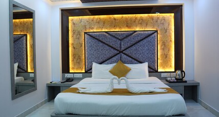 Hotel Pearl View - Near US Embassy Bandra Kurla Complex (BKC), Mumbai Room Type - Premium Deluxe Double Room