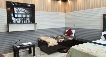 Hotel Samiksha Room Type - Double Room With Extra Bed