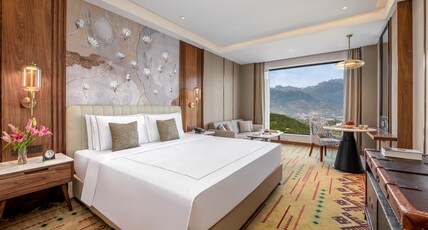 Taj Mussoorie Foothills, Dehradun Room Type - Grand Luxury King Bed