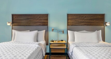 Tru by Hilton Minneapolis Downtown Room Type - 2 QN HEARING ACCESSIBLE
