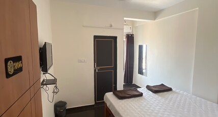 MAYA HOME STAY Room Type - 206