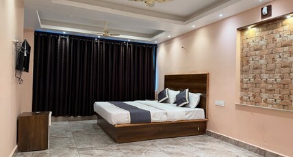 Sun Mount View Room Type - Deluxe Non View Room