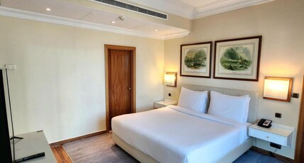 Radisson BLU Martinez Hotel, Beirut Room Type - Roof Top Suite - Terrace and Lounge