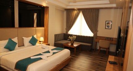 Hotel Harivilas Room Type - Suite Room with Jacuzzi