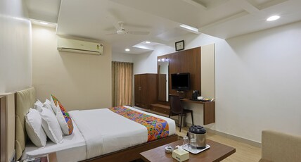 Hotel Ambassador Room Type - Deluxe Room (Unmarried Couple Not Allowed)