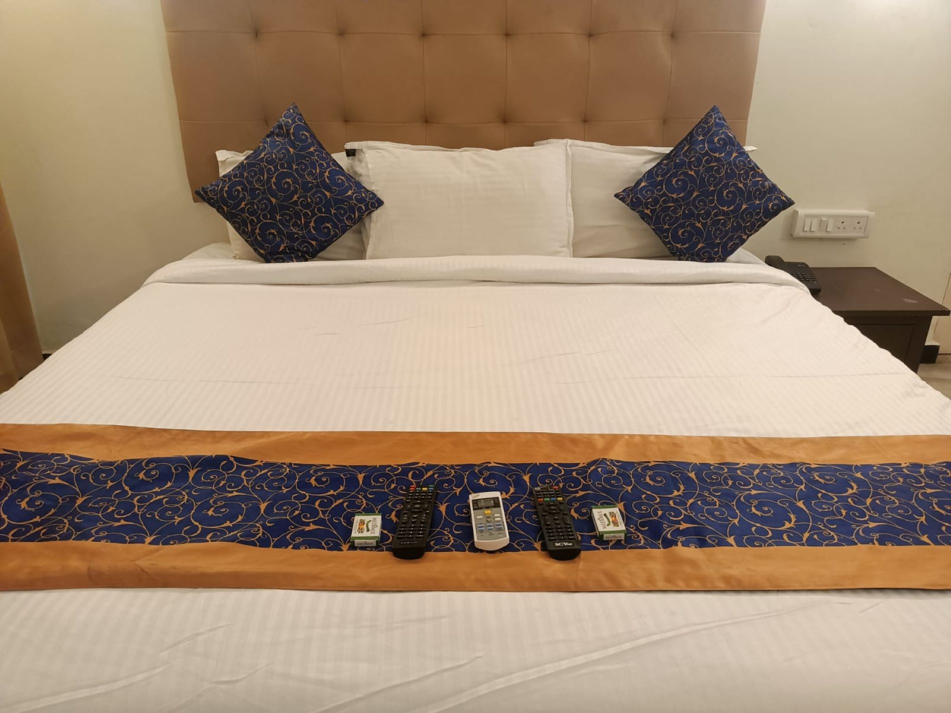 STAYZ INN HOTELS NEAR US CONSULATE - Tap to explore photos
