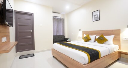Hotel Prime Inn Room Type - Deluxe Double Bed Room