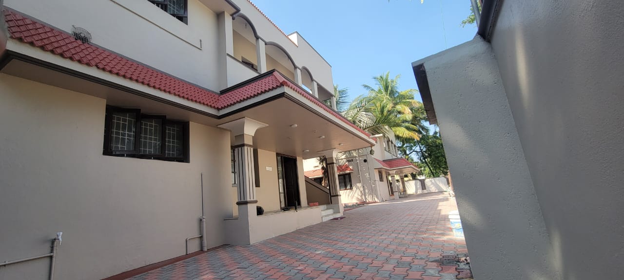 Sri Kamakshi Amman Homestay - Tap to explore photos