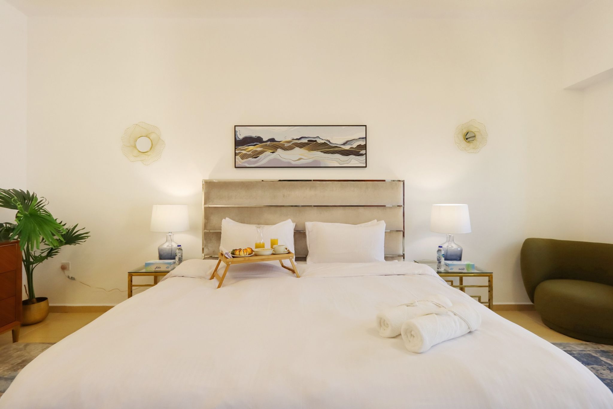 ELIVAAS Curated Stunning 1BR with Palm and Sea Views - Tap to explore photos