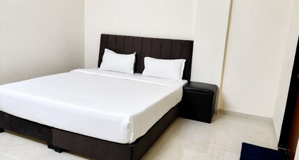 Hotel The White Palace Room Type - Double Bed Non Ac Room