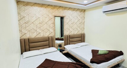 Hotel Lakhdatar Room Type - Deluxe Room with Hill View Hotel Lakhdatar Room Type - Deluxe Room with Hill View