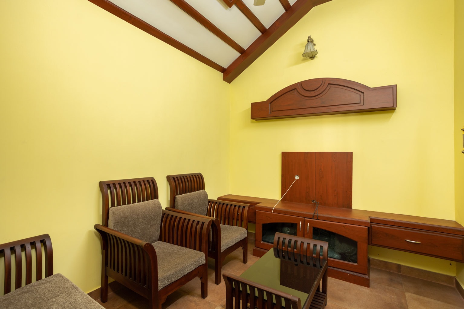 The Mayflower Heritage Villa - Tap to explore photos
