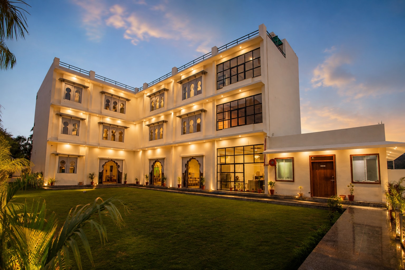 Serenity Hill Resort Near (2Km) Fateh Sagar Lake Udaipur - Tap to explore photos