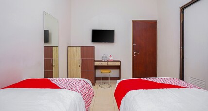 Capital O 1086 2oscar Room Type - Indonesia Deluxe Twin