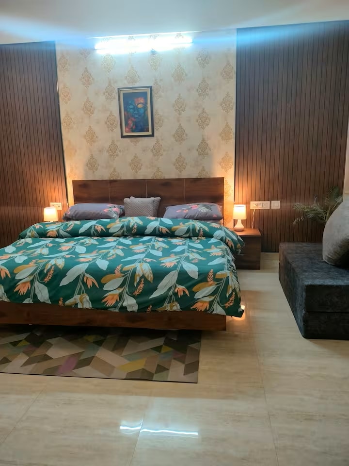 Blue Heart Home | 1BHK Luxury & Cosy Flat in Tapovan - Tap to explore photos