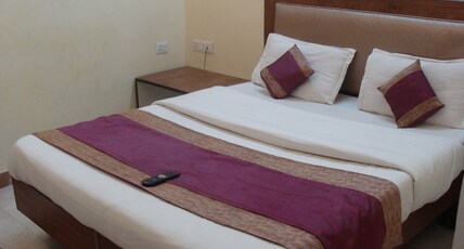 Hotel Abhinandan Grand Room Type - Executive Queen AC