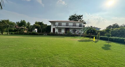 4 Bhk Duplex Farmhouse in Noida 135 Room Type - 4 Bhk Duplex Farmhouse in Noida 135