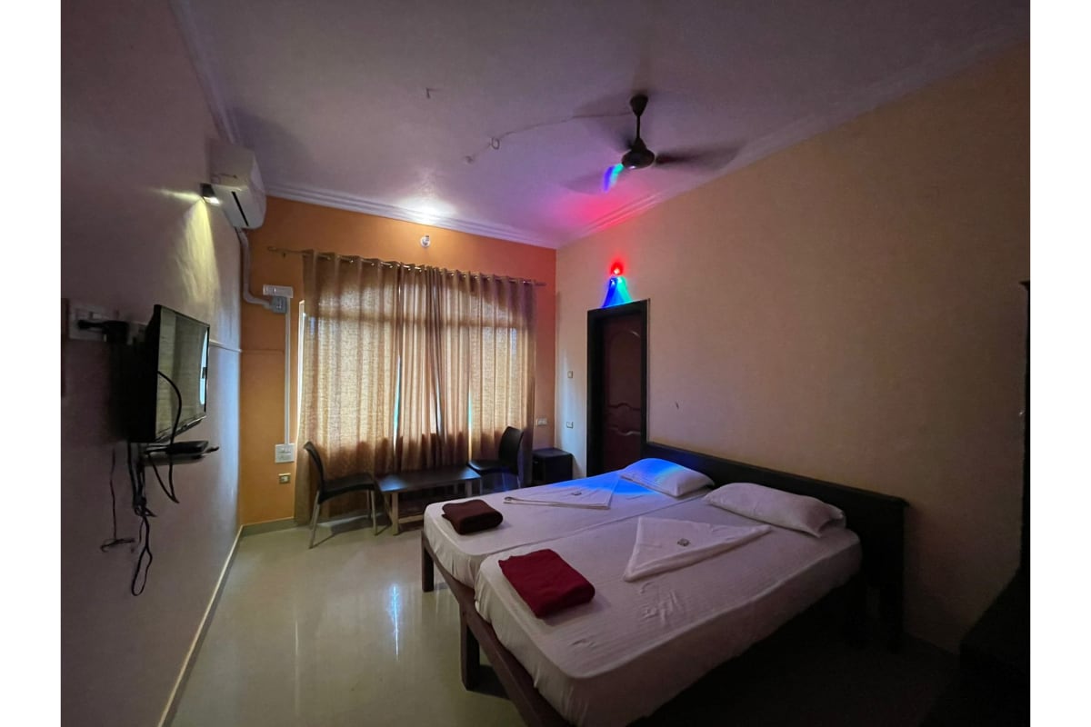 Varad international Kumta - Tap to explore photos