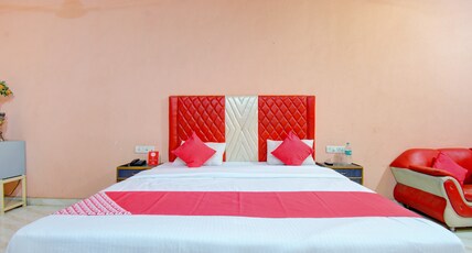 Hotel Lucky CENTRAL BUS STOP Room Type - Budget Non Ac Rooms