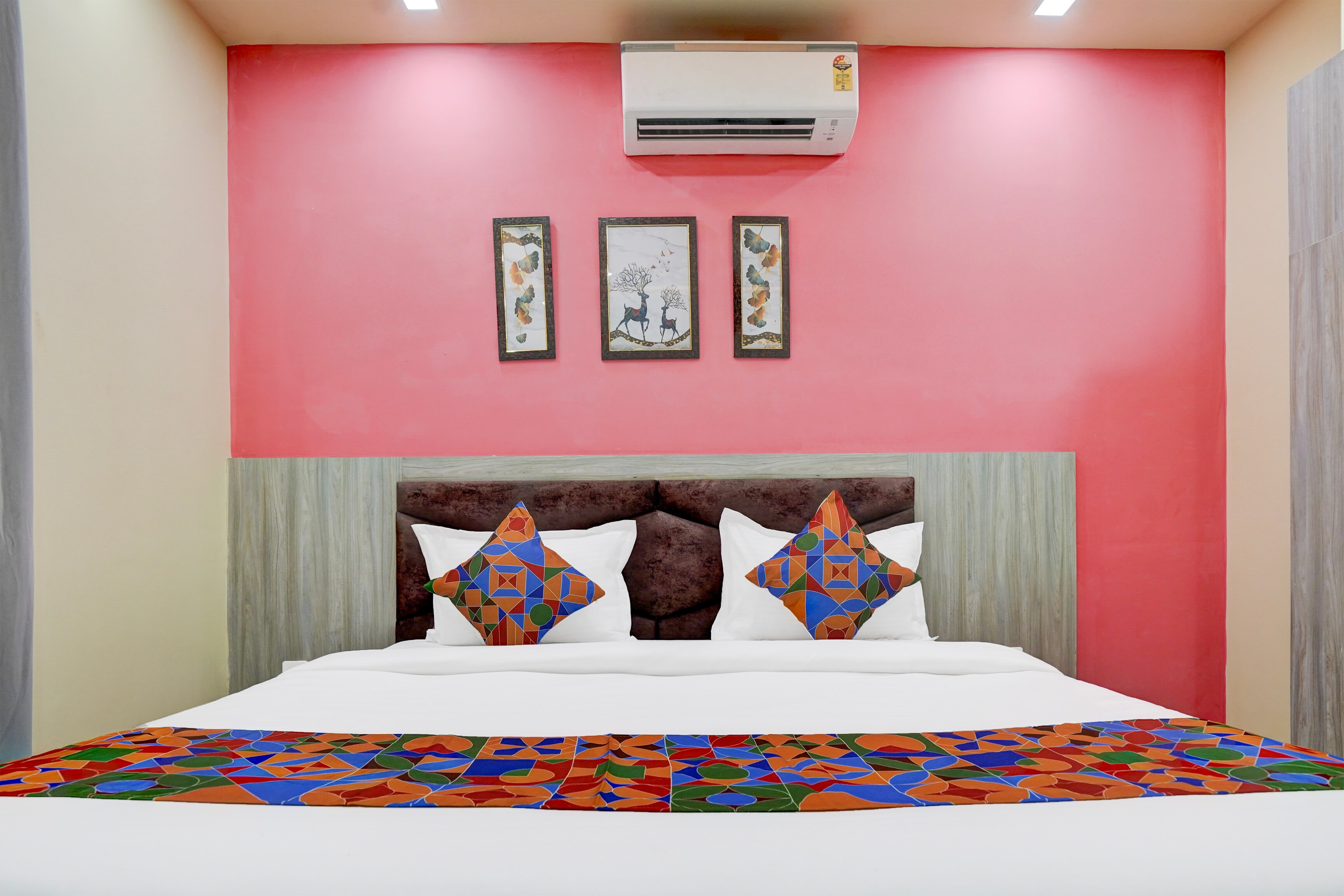 FabHotel Sky - Nr. Sapphire 83 Mall, Manesar - Tap to explore photos