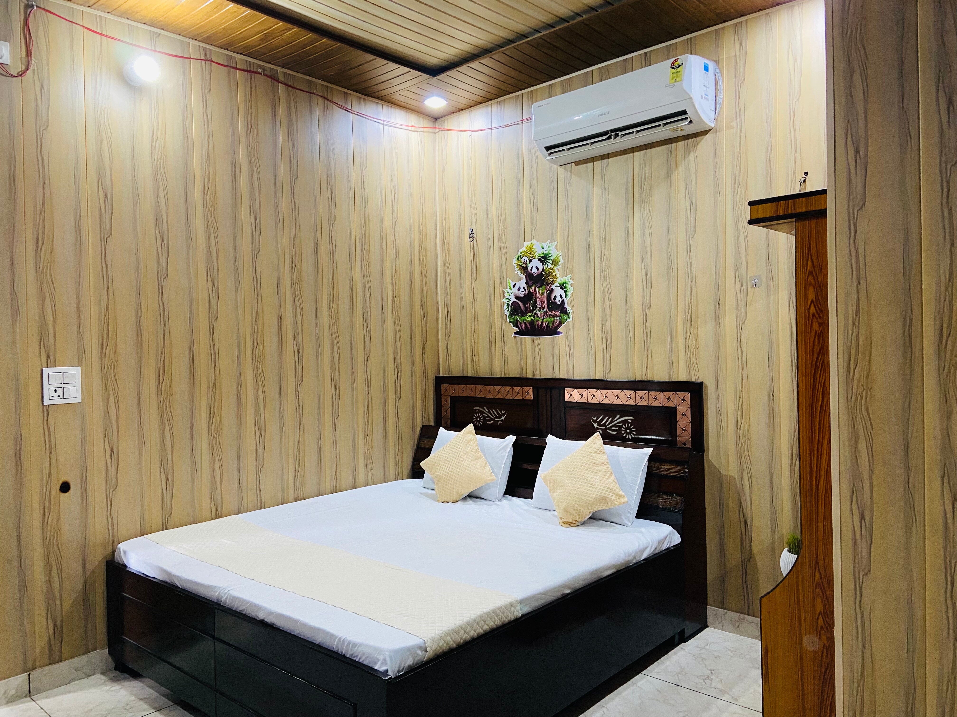 Krishna Vatika Homestay - Tap to explore photos