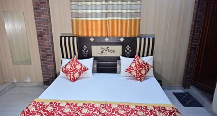 ROYAL MAC PALACE Room Type - Deluxe King Bed Room
